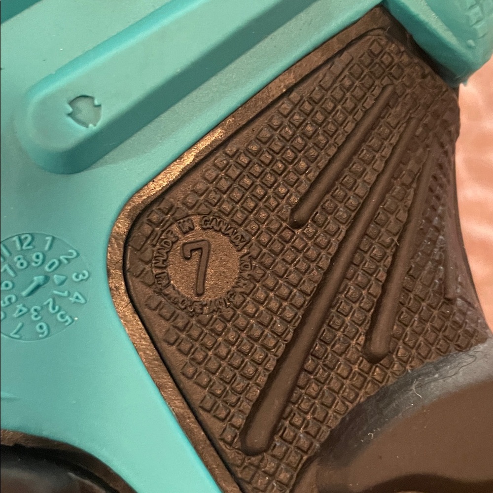 Kamik Womens Snow Boots - size 7 - Picture 12 of 12